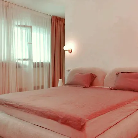 Langa Tomis Mall Constanţa