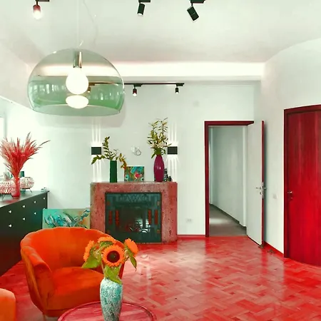 Langa Tomis Mall Apartmán *