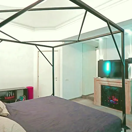 Langa Tomis Mall Apartmán *