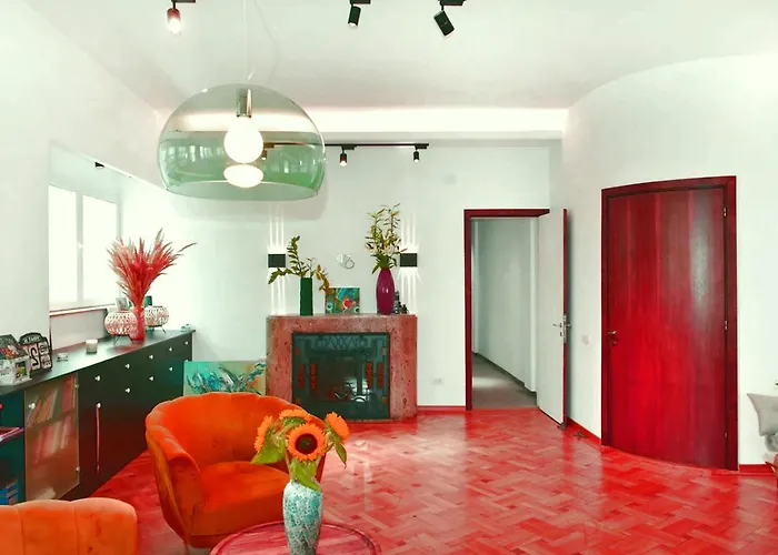 Langa Tomis Mall アパート *