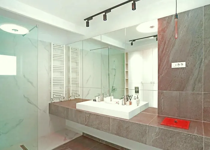 Langa Tomis Mall アパート